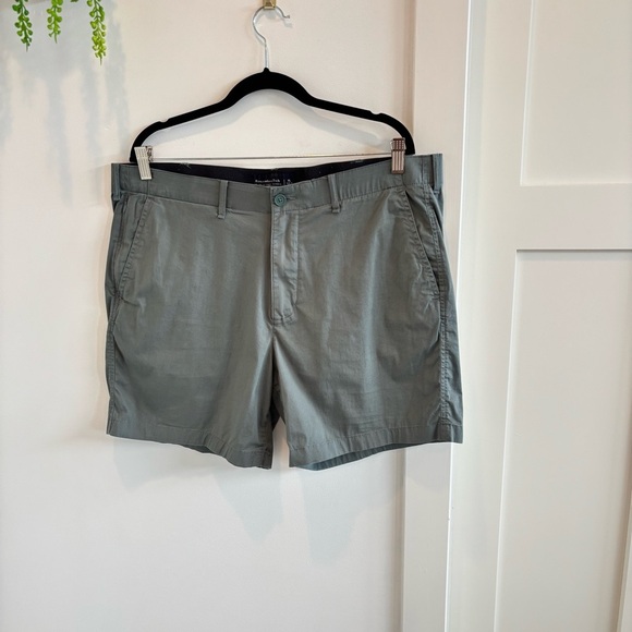 Abercrombie & Fitch All Day Short Men's Size XL 6" inseam Sage Green Gray - Picture 1 of 10